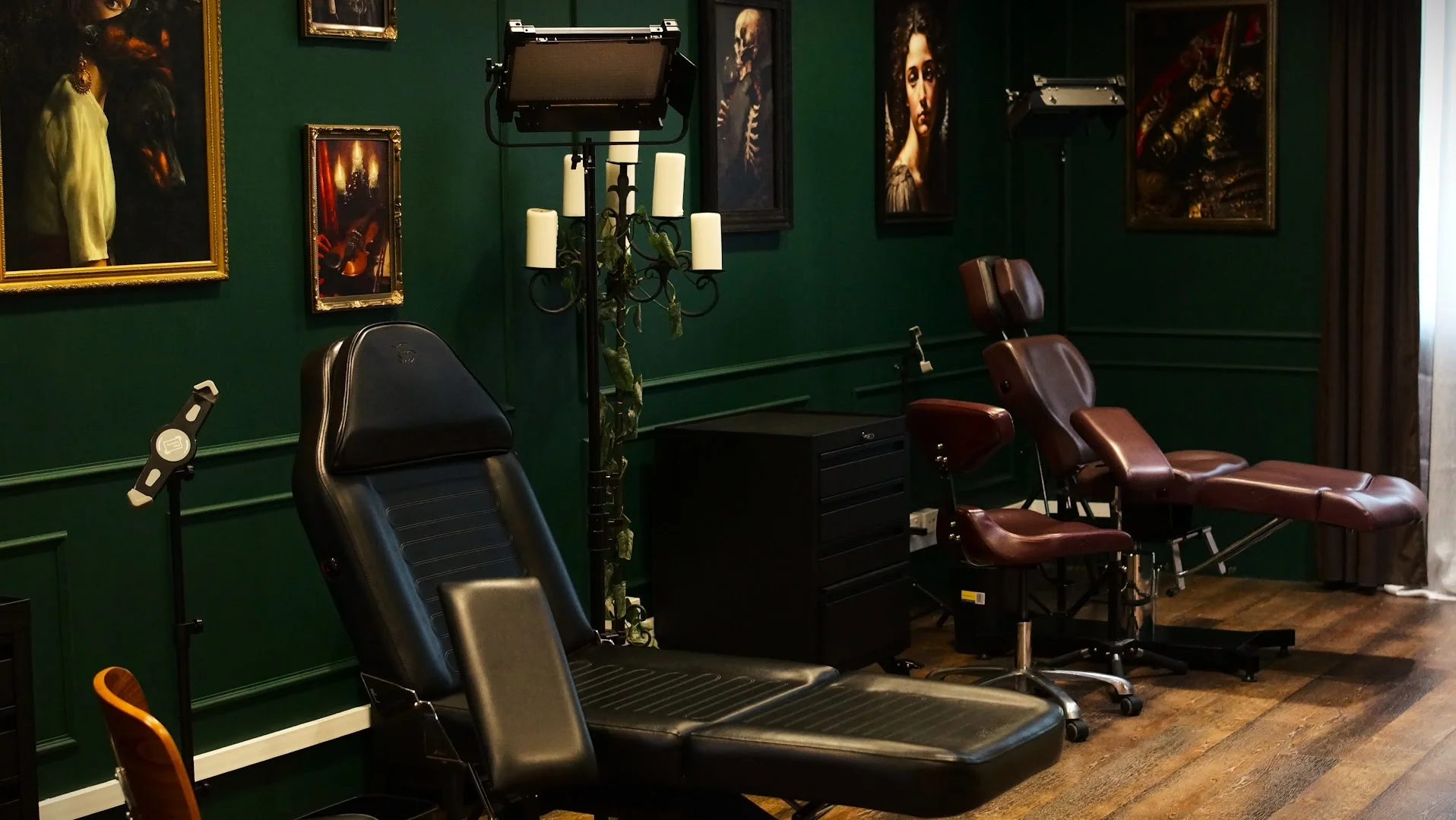 Crown of Thorns Tattoo - tattoo studio in West Perth