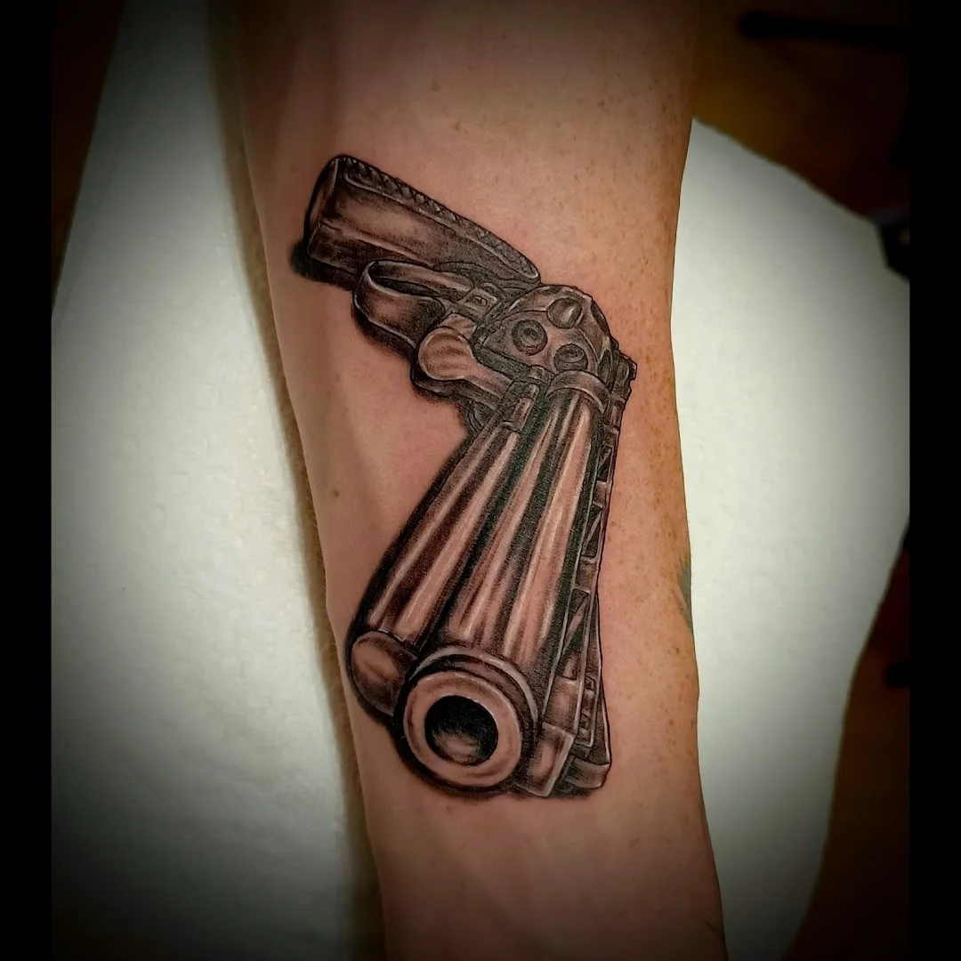 Dark Matter Tattoo Piercing & Laser Removal Studio portfolio 3