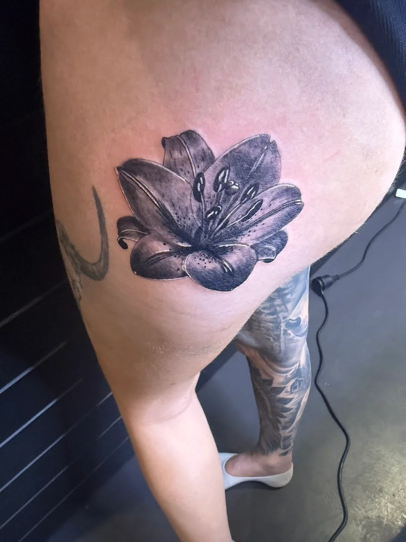 Fine Diamond Tattoo Studio portfolio 1
