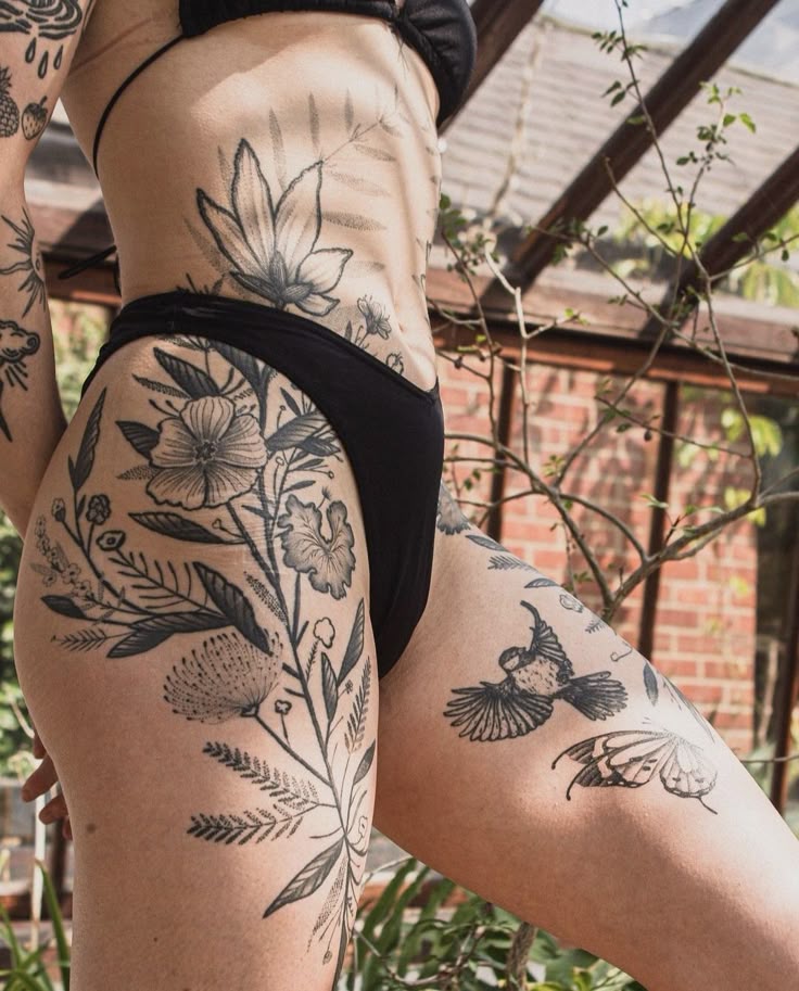 Elegant Botanical Dotwork Thigh Tattoo