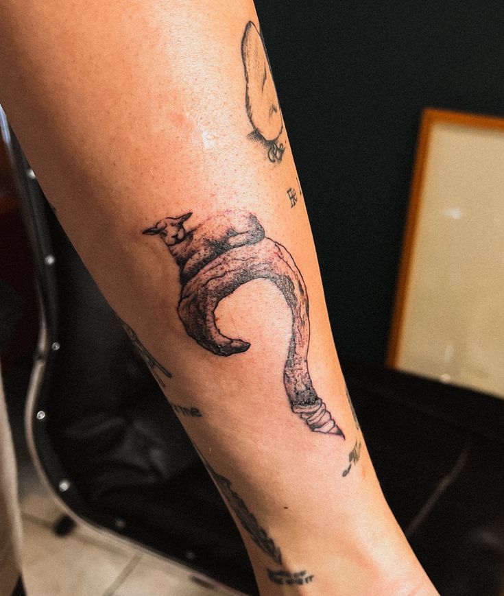 Elegant Realistic Finger Tattoo Inspiration