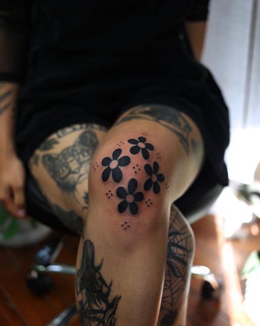 Floral Blackwork Knee Tattoo Inspiration
