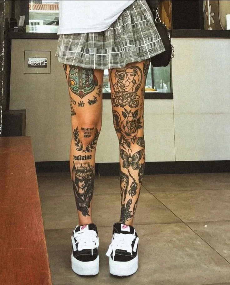 Bold Traditional Knee Tattoos for Women