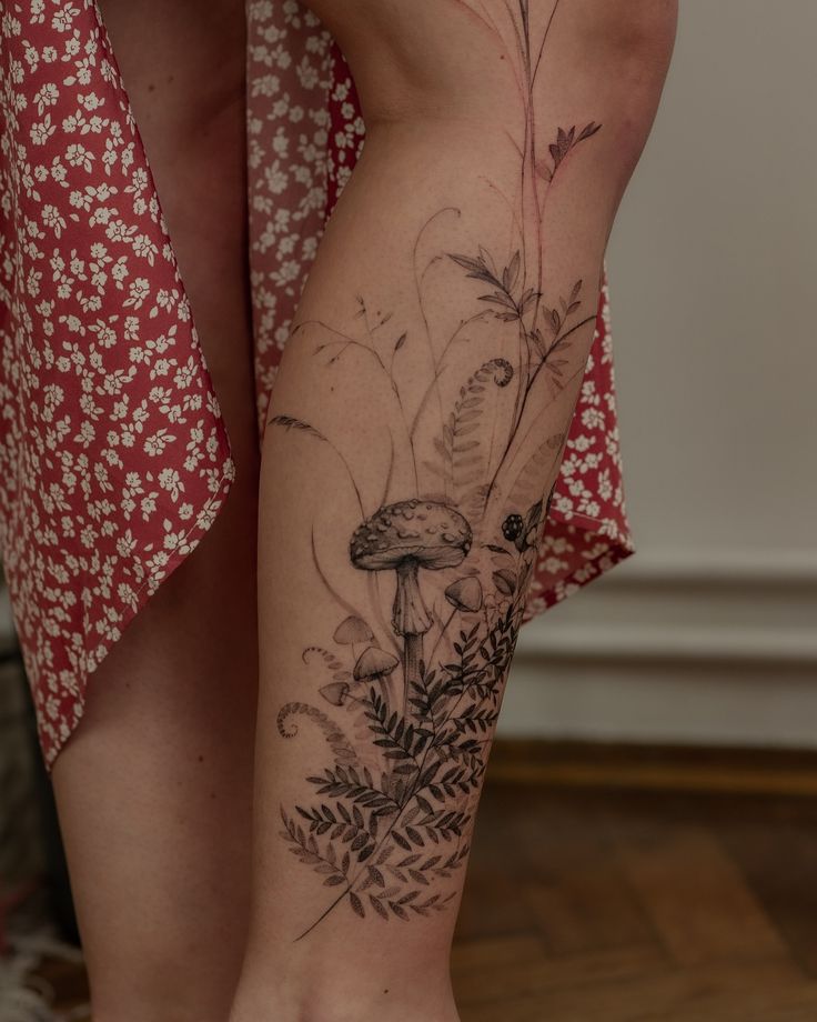 Elegant Floral Leg Tattoo Inspiration