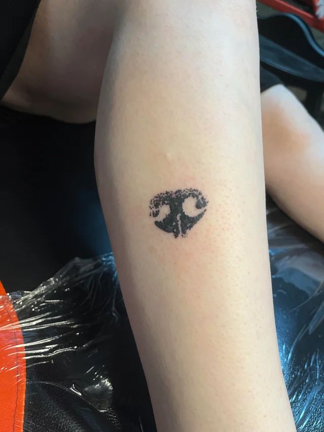 Minimalist Dog Nose Tattoo: A Heartfelt Memorial