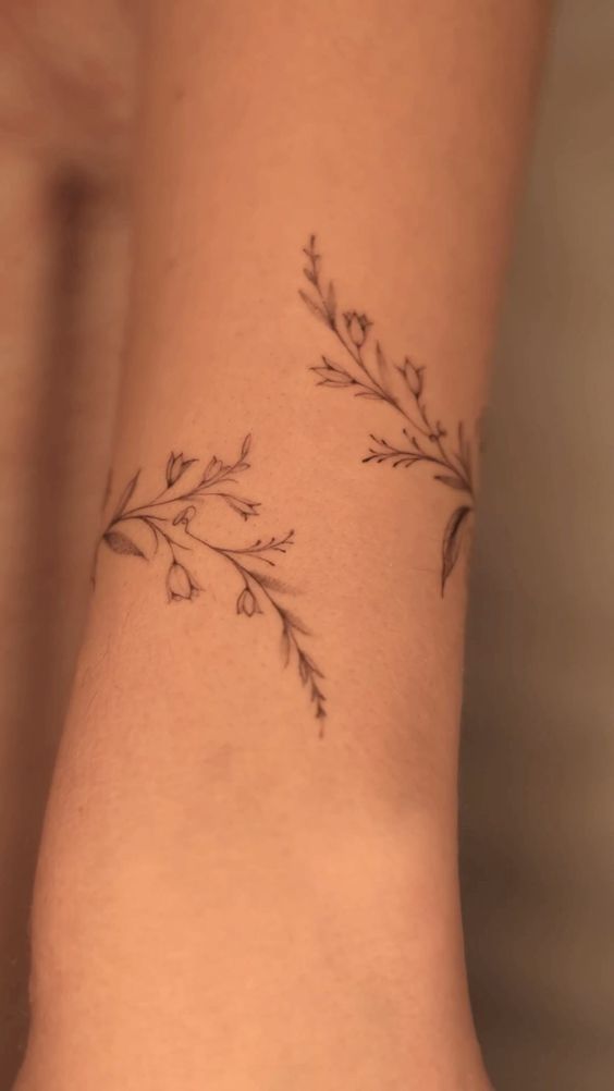 Delicate Floral Wrist Tattoo Ideas